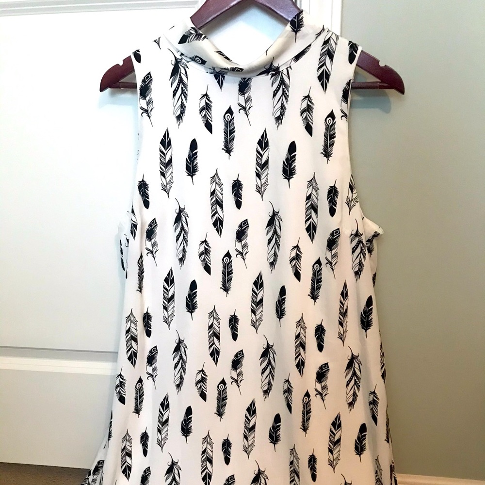 White Feather Print Sleeveless Tunic Dress